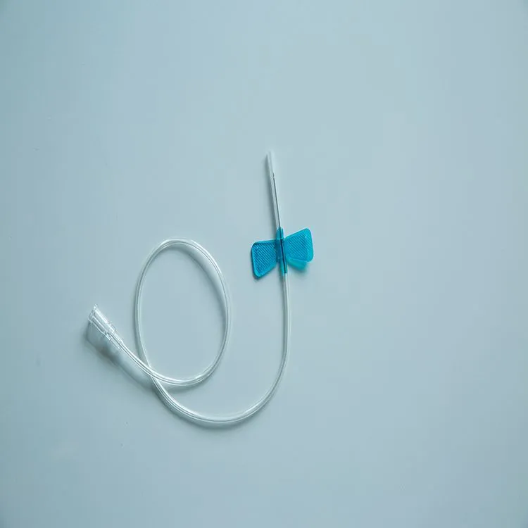 Uso monouso di aghi per infusione endovenosa